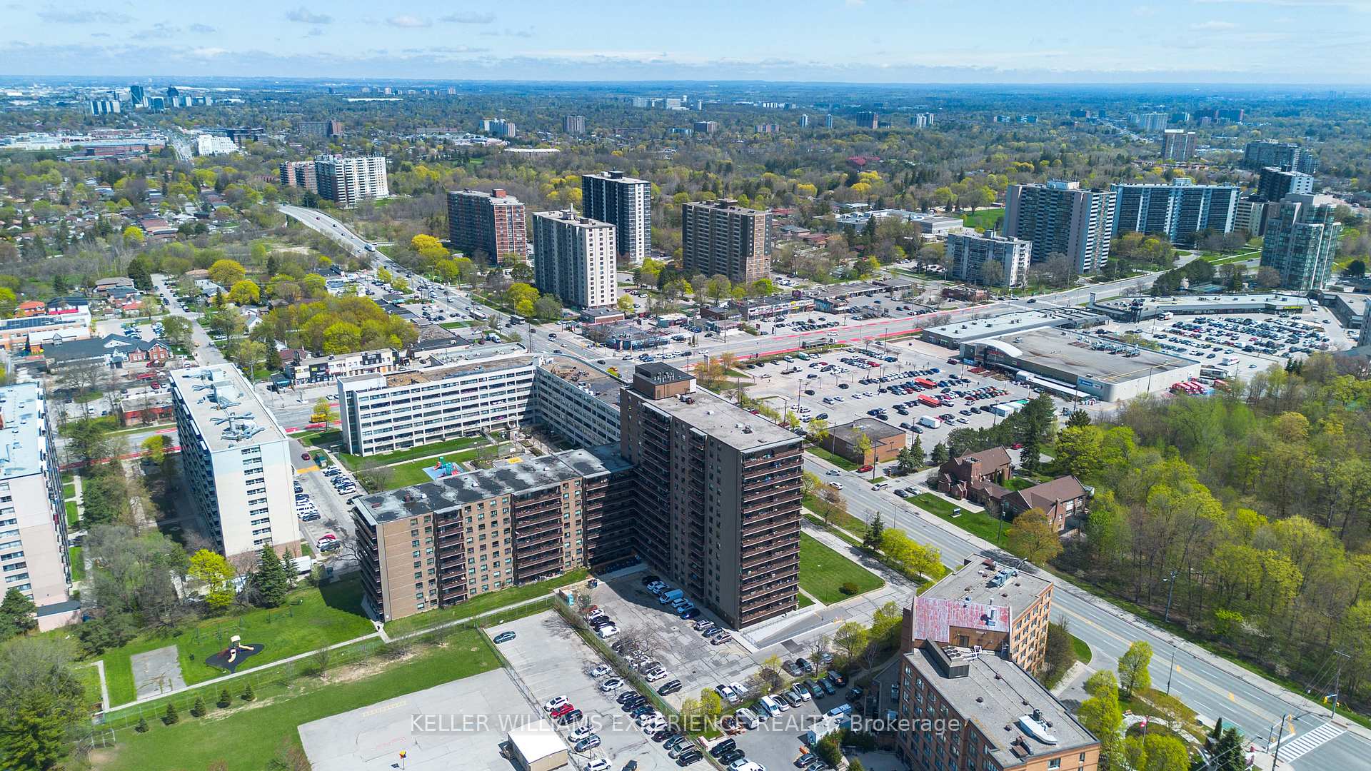 2 Bedrooms Condo at 180 Markham, Toronto For sale
