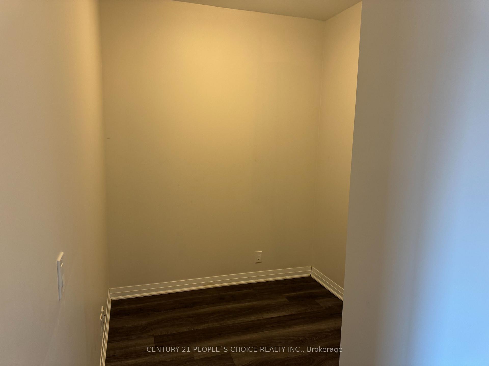 2 Bedrooms Condo at 102 Grovewood Common, Oakville For sale
