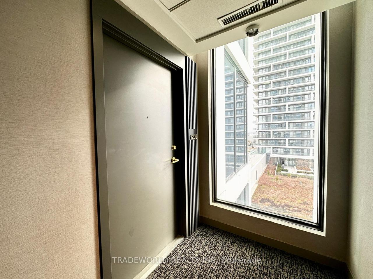 3 Bedrooms Condo at 898 Portage,  Vaughan For sale