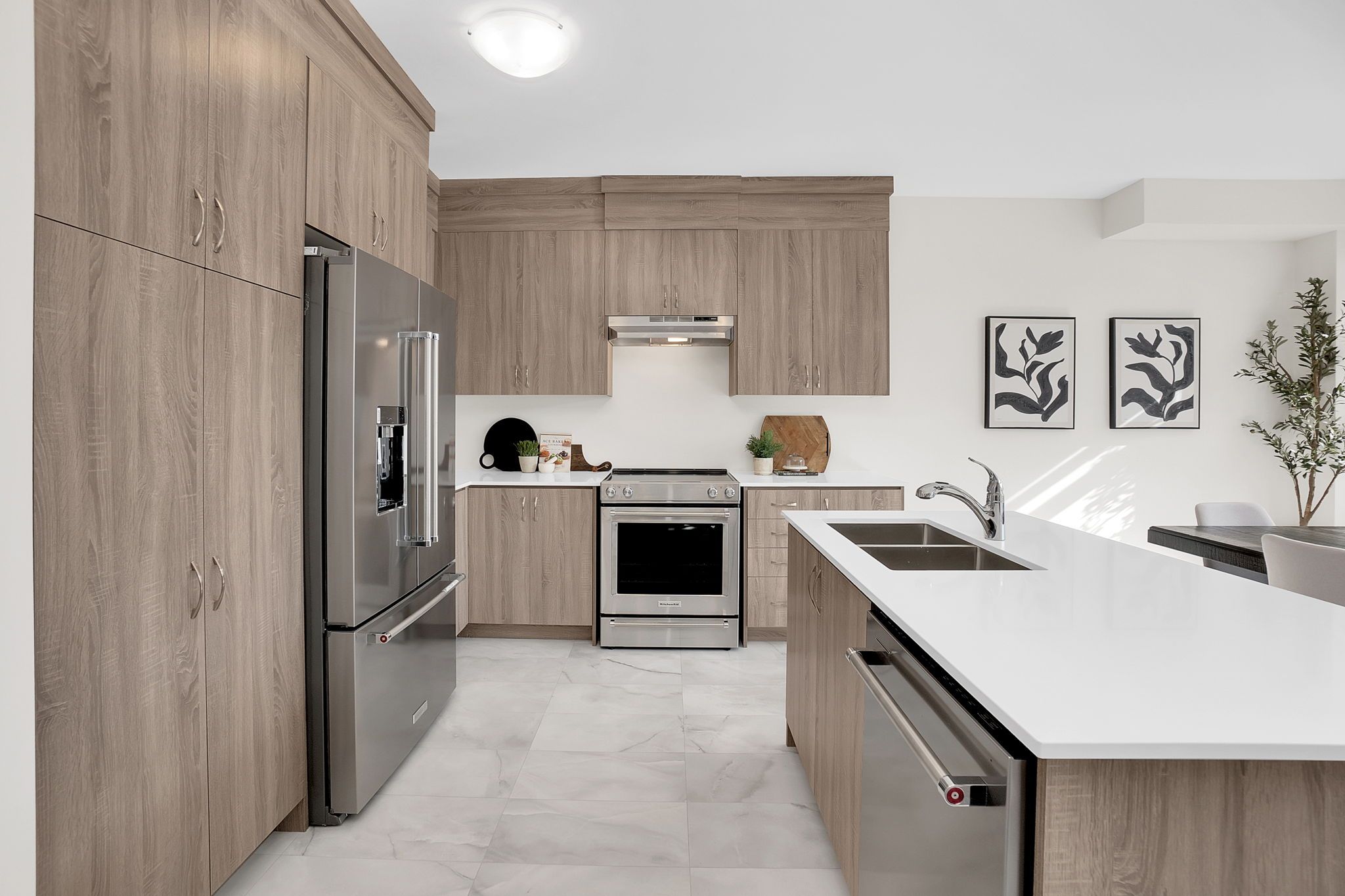 206 Ferragine Crescent