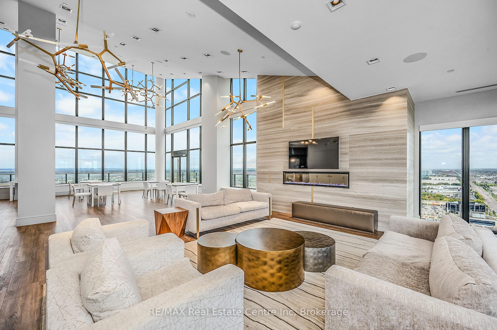2 Bedrooms Condo at 9000 Jane, Vaughan For sale