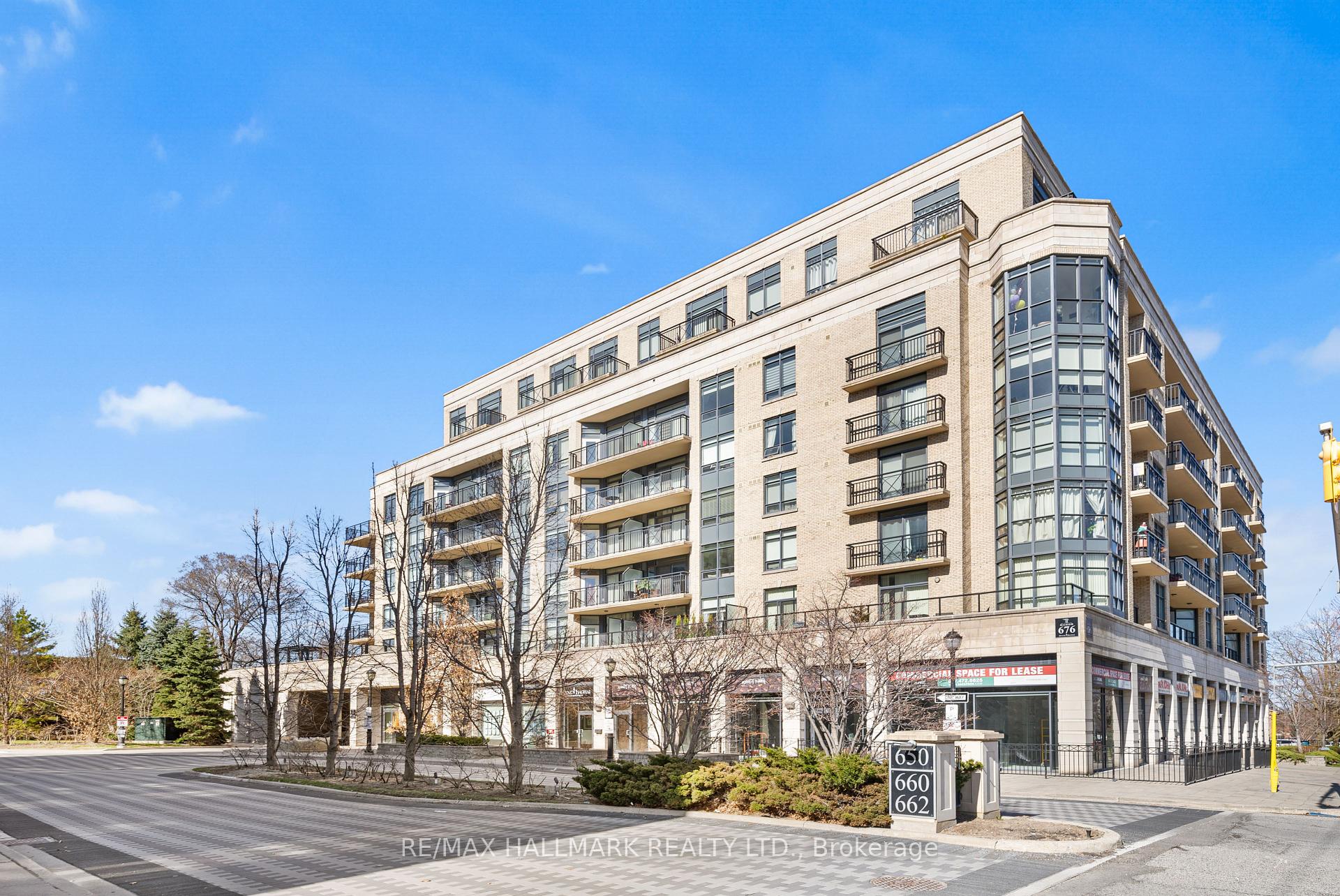 2 Bedrooms Condo at 676 Sheppard, Toronto For sale