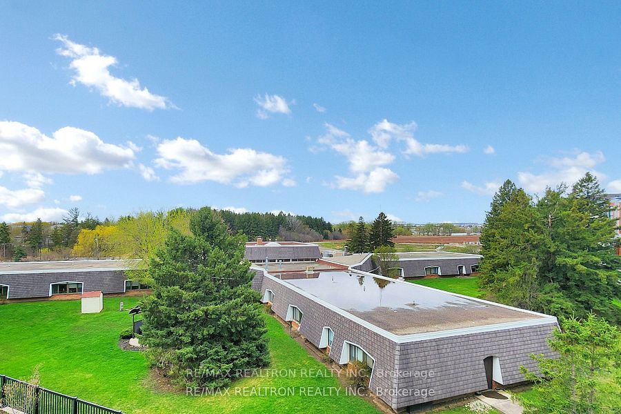 6 Steckley House Lane, #311