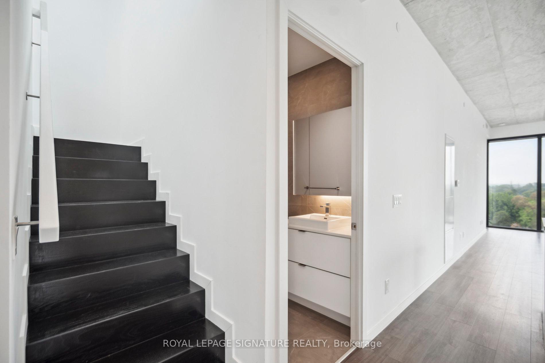 3 Bedrooms Co-op at 7 Smith, Toronto For sale