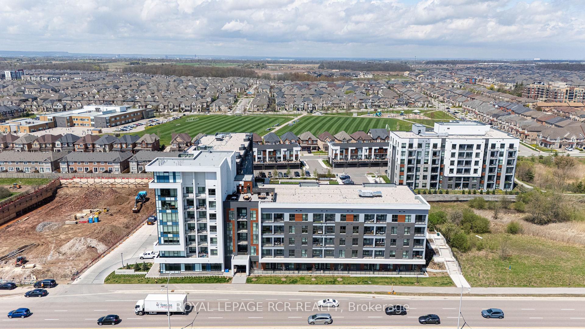 1 Bedroom Condo at 95 Dundas, Oakville For sale