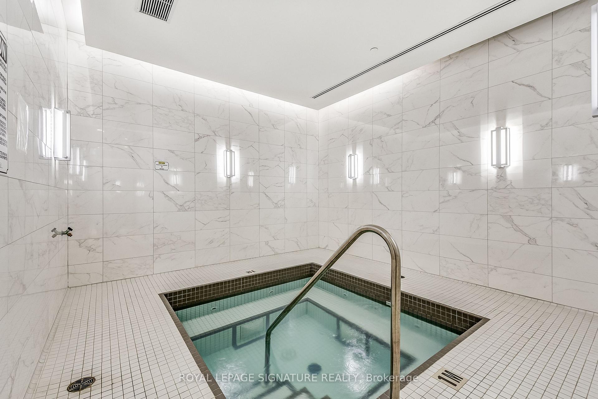 2 Bedrooms Condo at 50 Ordnance, Toronto For sale
