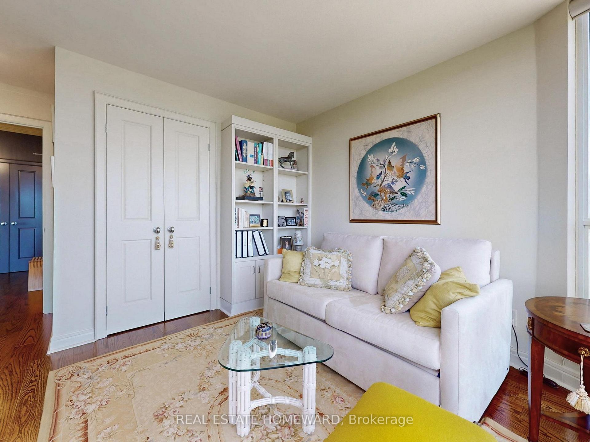 2 Bedrooms Condo at 8 Park, Toronto For sale