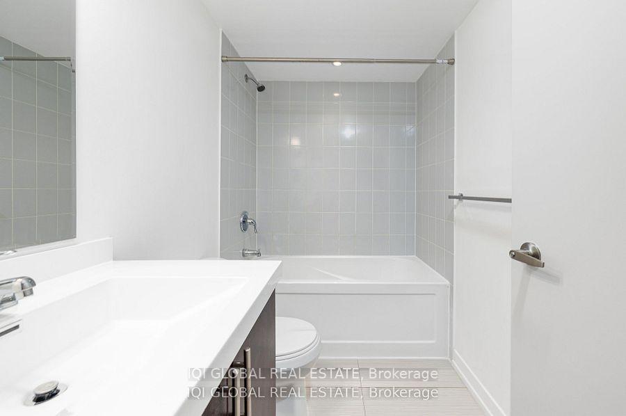 2 Bedrooms Condo at 1420 Dupont, Toronto For sale