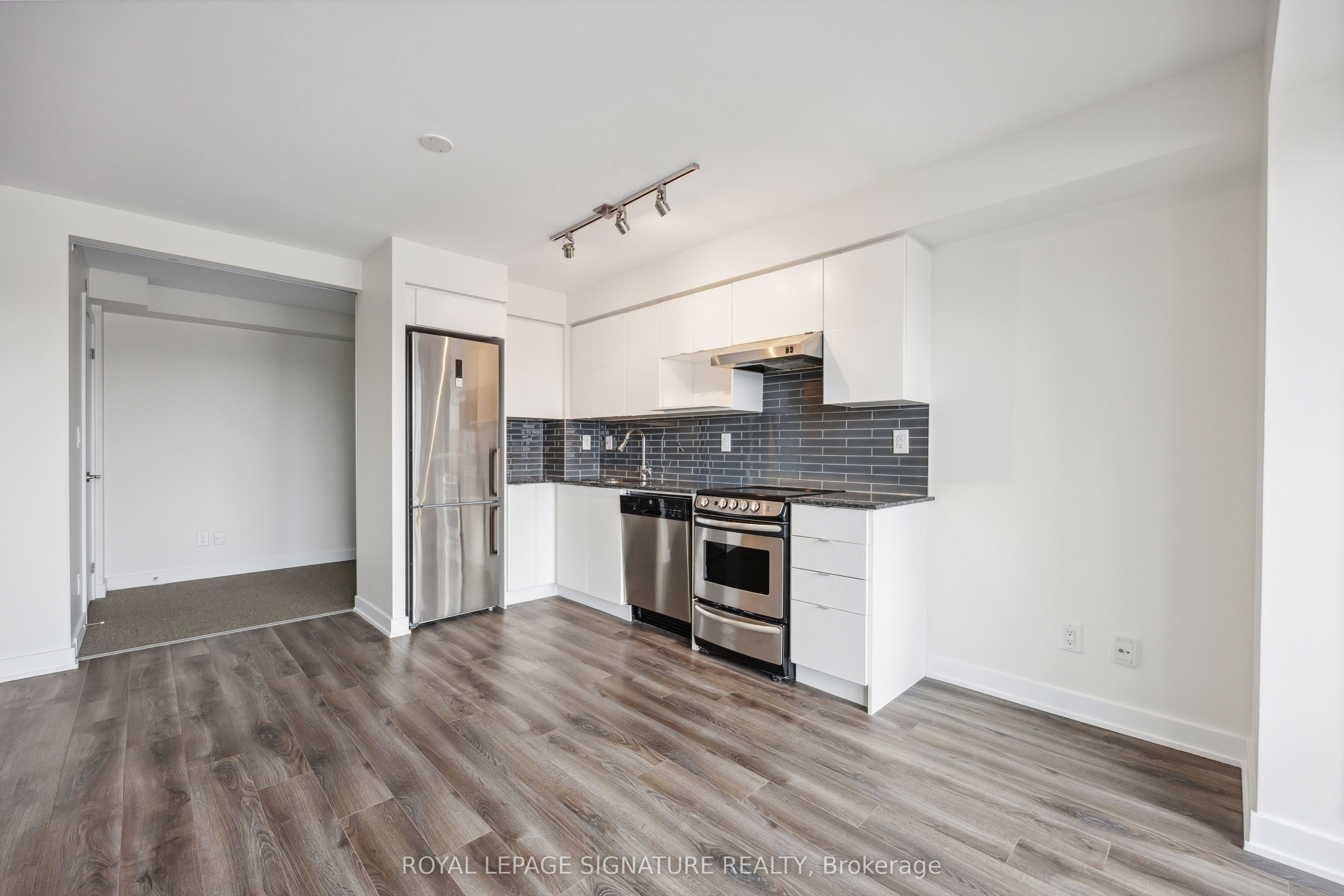 160 Flemington Road, #906