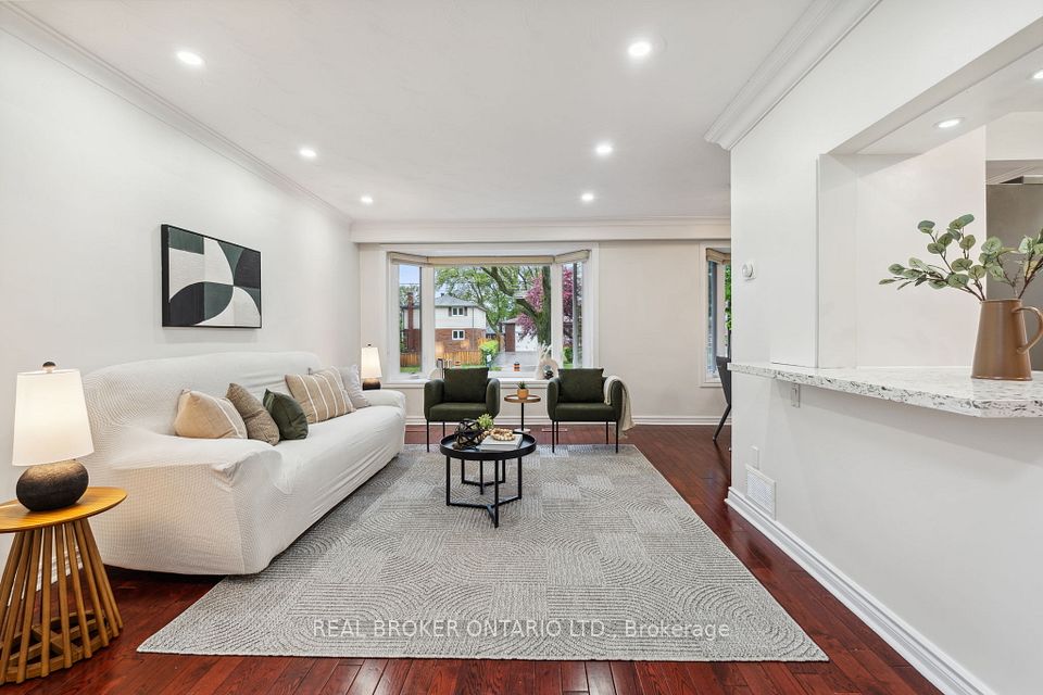 933 Scarborough Golf Clb
