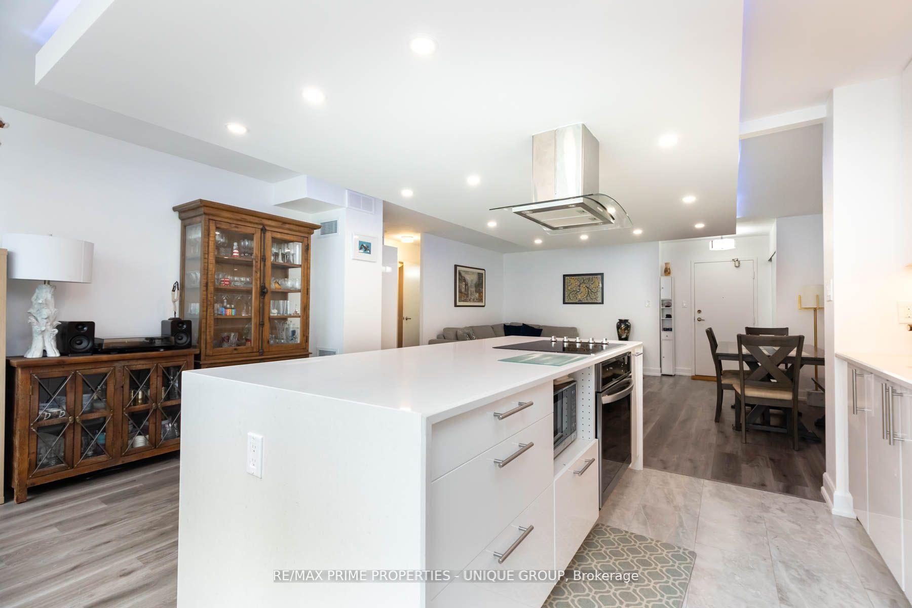 1 Bedroom Condo at 633 Bay, Toronto For sale