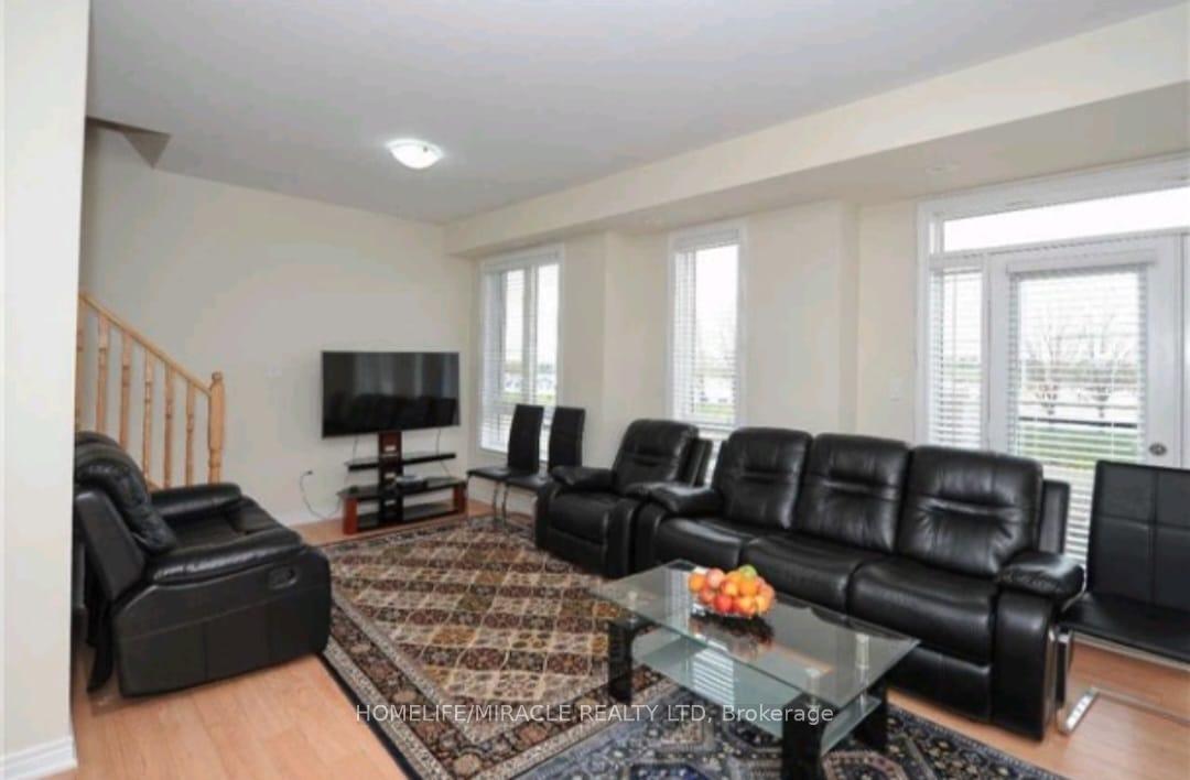 2 Bedrooms Condo at 9601 Jane, Vaughan For sale