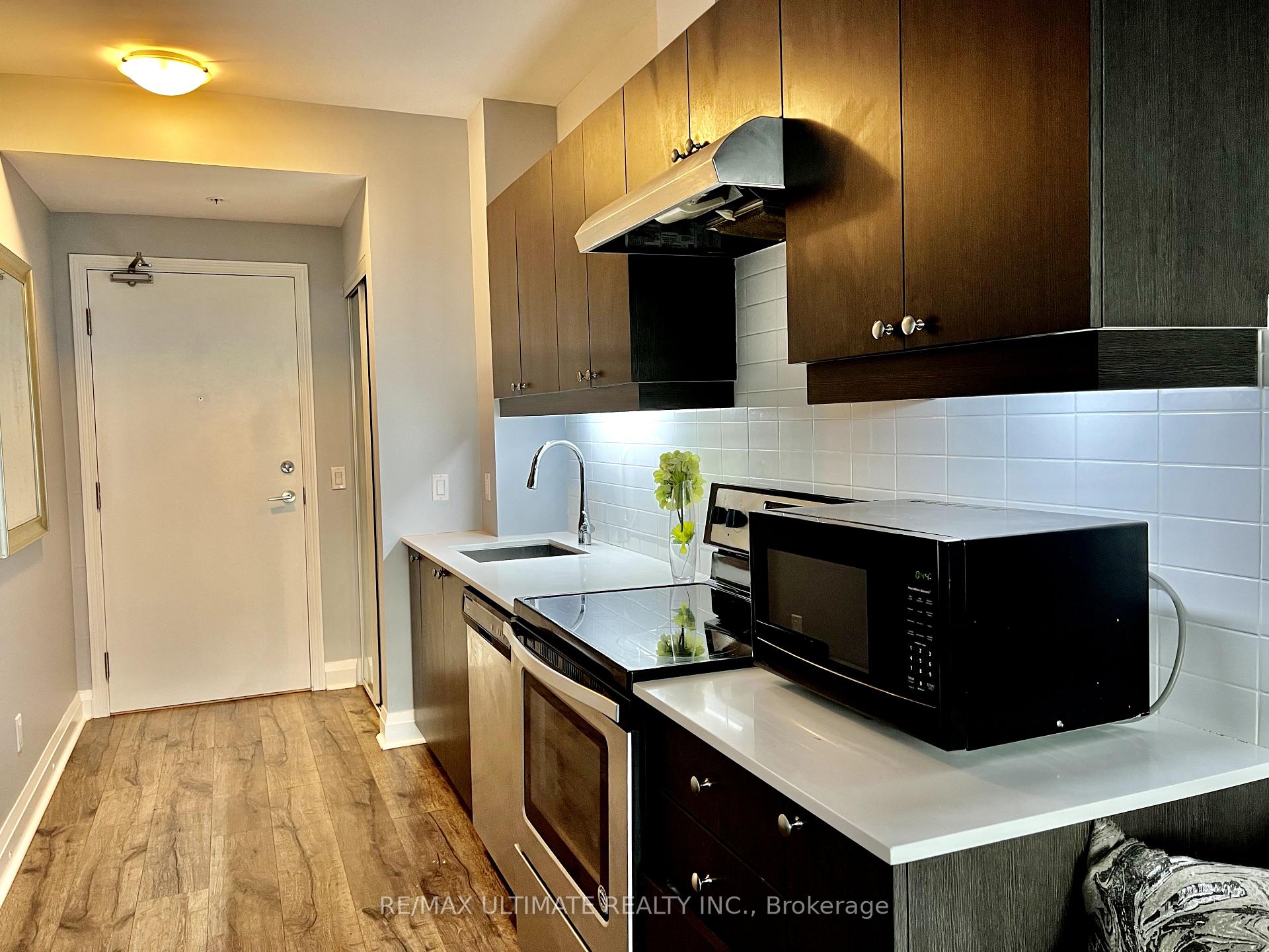 1 Bedroom Condo at 2522 Keele,  Toronto For sale