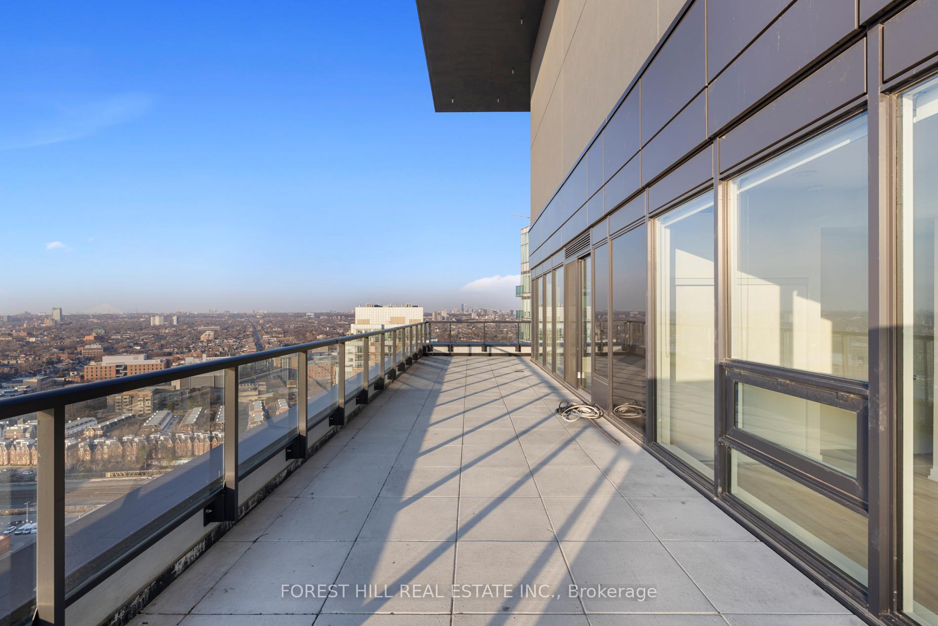 3 Bedrooms Condo at 135 East Liberty, Toronto For sale