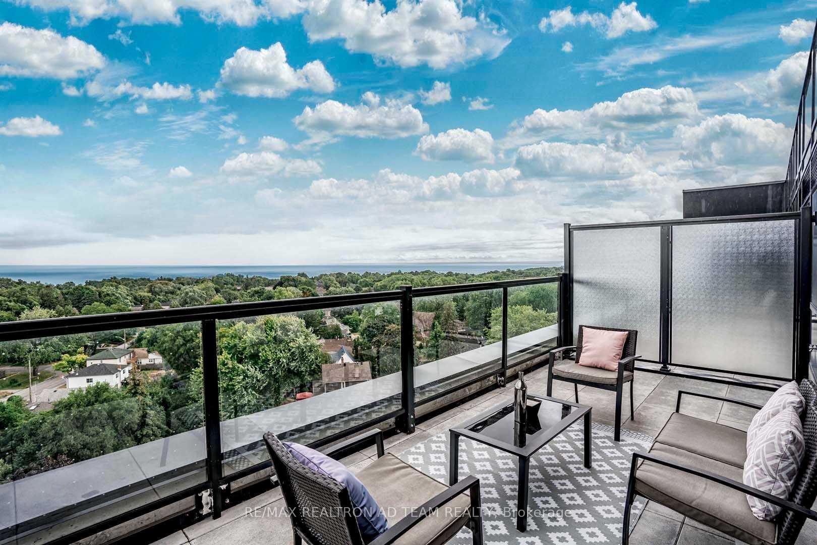 3 Bedrooms Condo at 2799 Kingston,  Toronto For sale