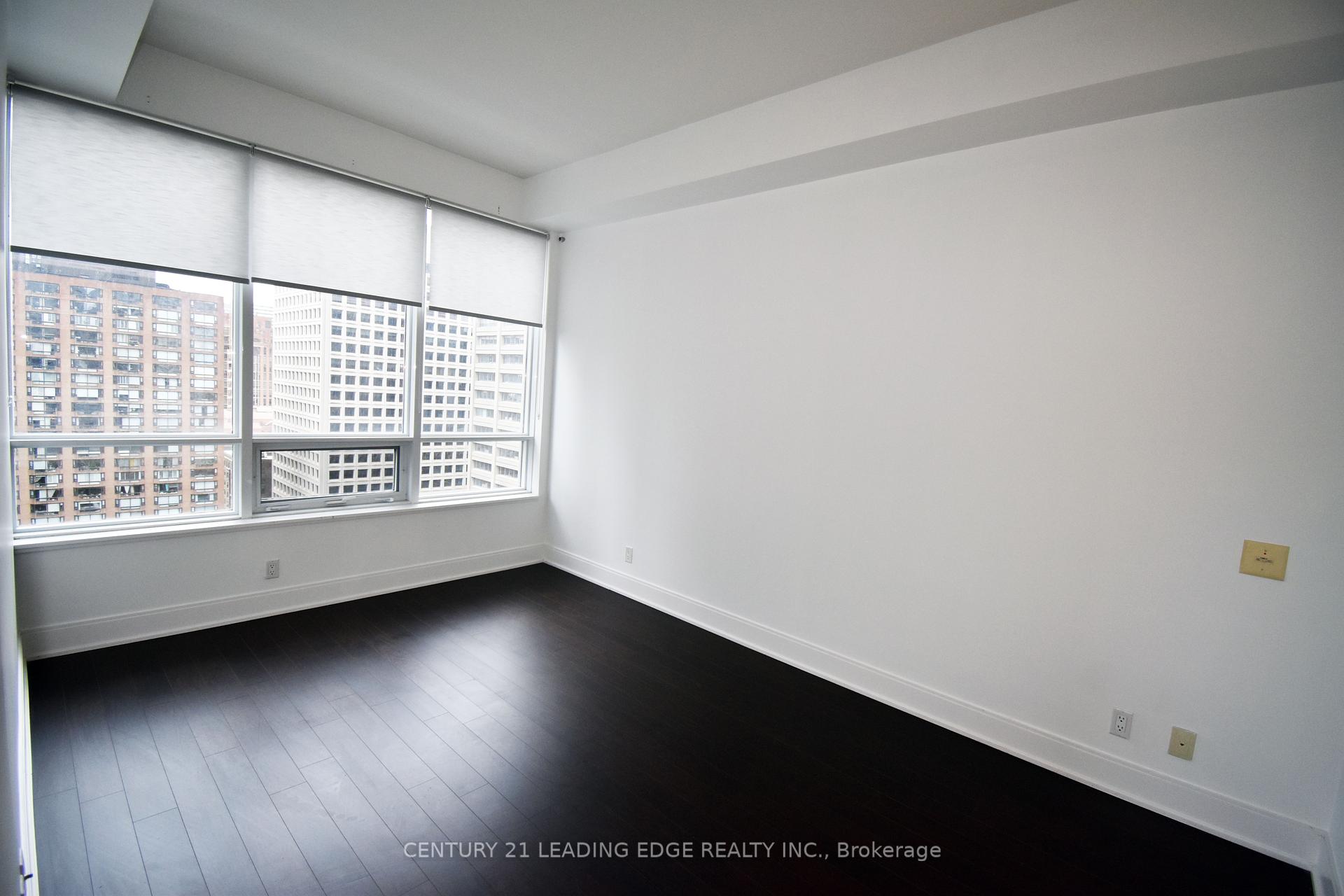 2 Bedrooms Condo at 21 BALMUTO, Toronto For sale