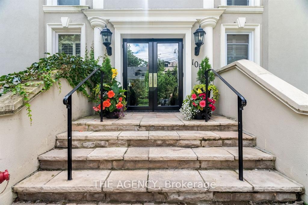 2 Bedrooms Condo at 105 Heath, Toronto For sale
