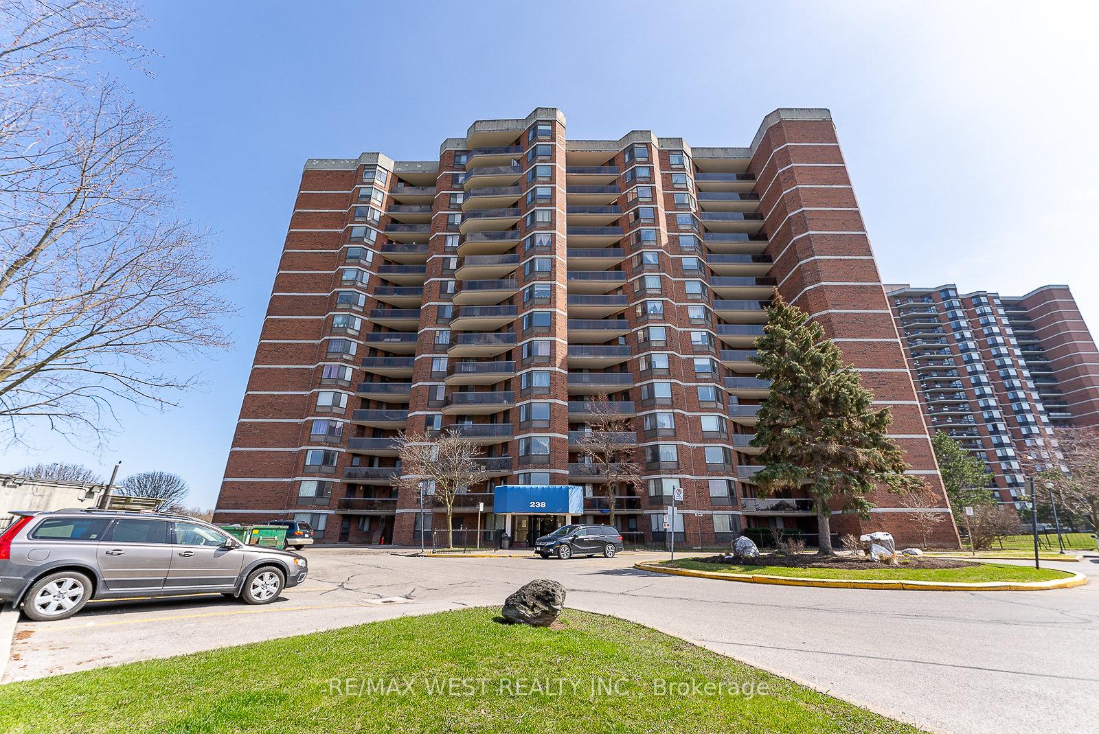 2 Bedrooms Condo at 238 Albion, Toronto For sale