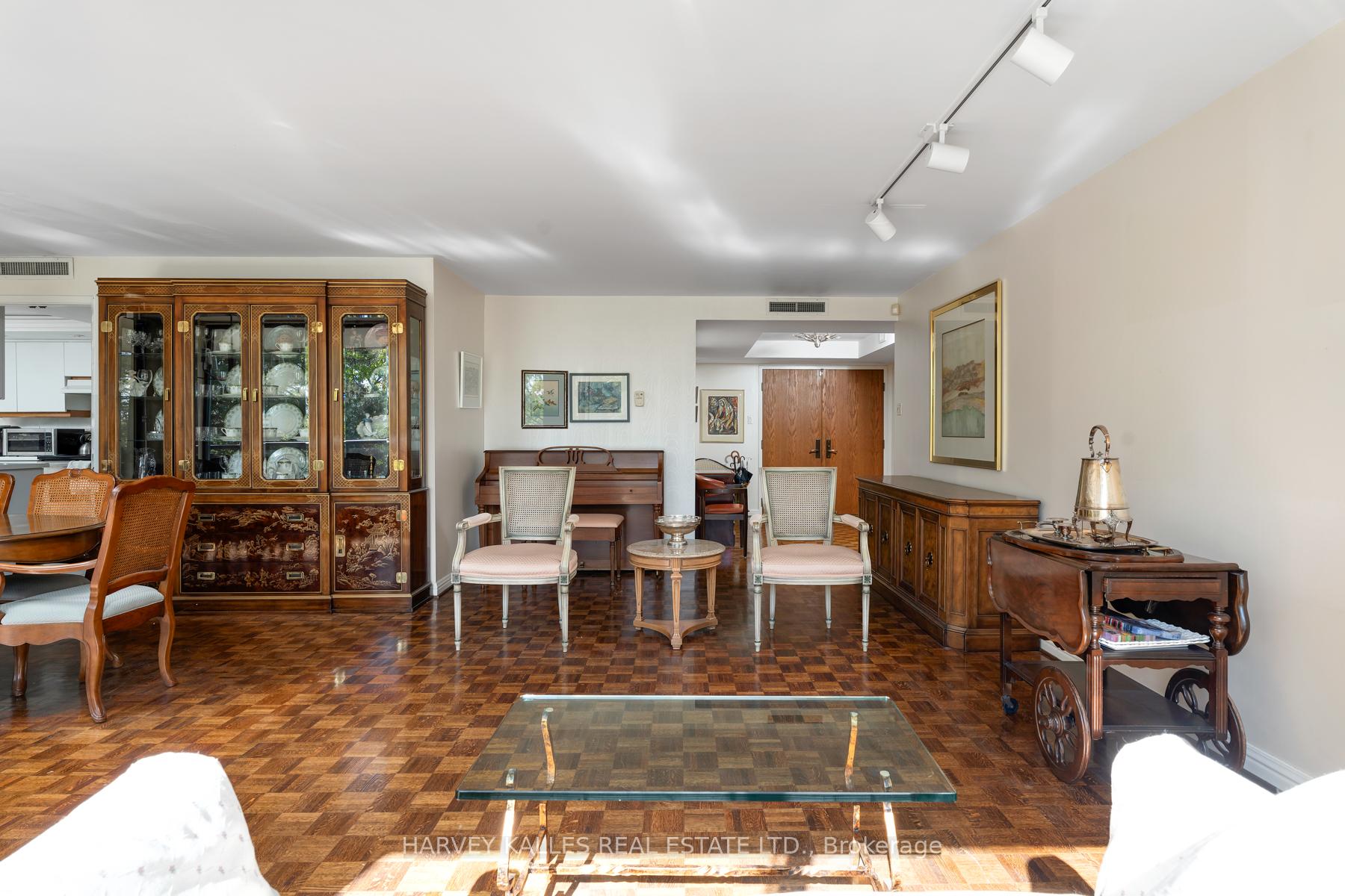 2 Bedrooms Condo at 3900 Yonge, Toronto For sale