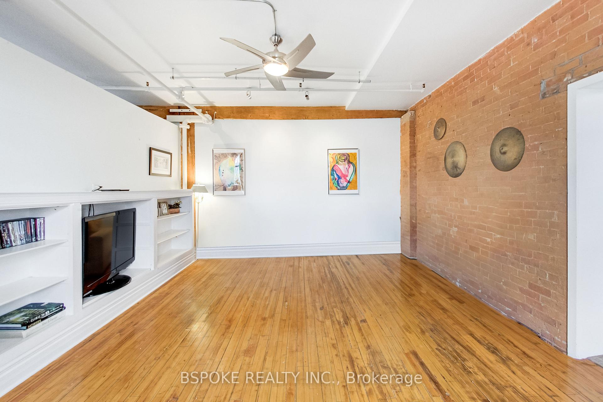2 Bedrooms Condo at 121 Prescott, Toronto For sale
