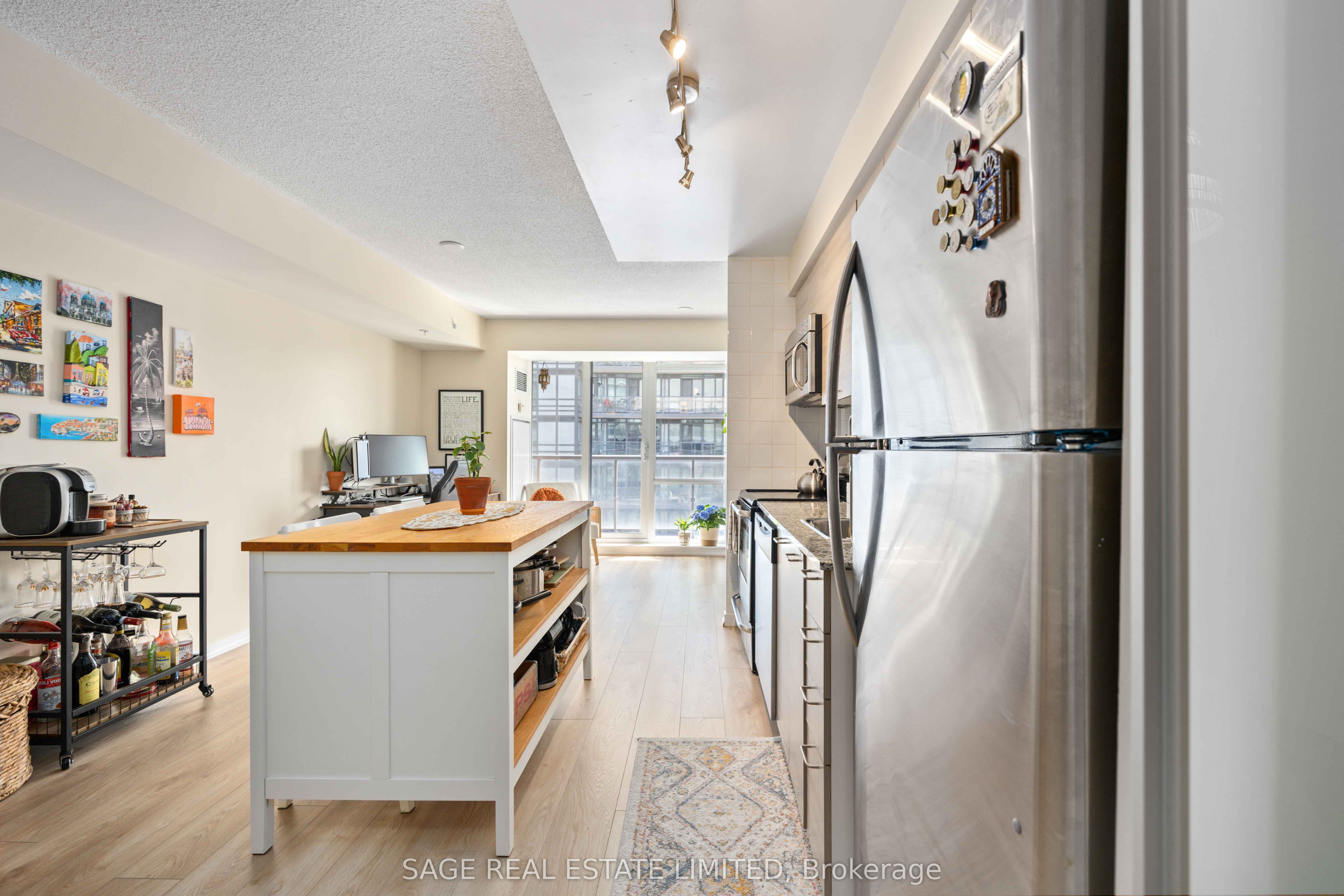 20 Joe Shuster Way, #1305
