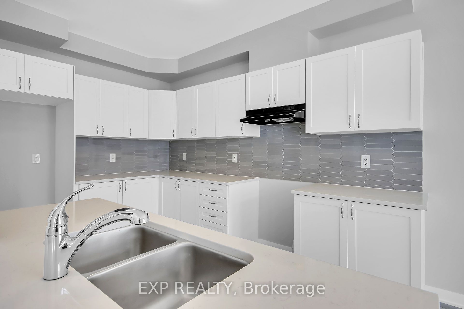 309 Cornflower Row, Stittsville - Munster - Richmond 8209 - Goulbourn Twp From Franktown Rd/South To Rideau