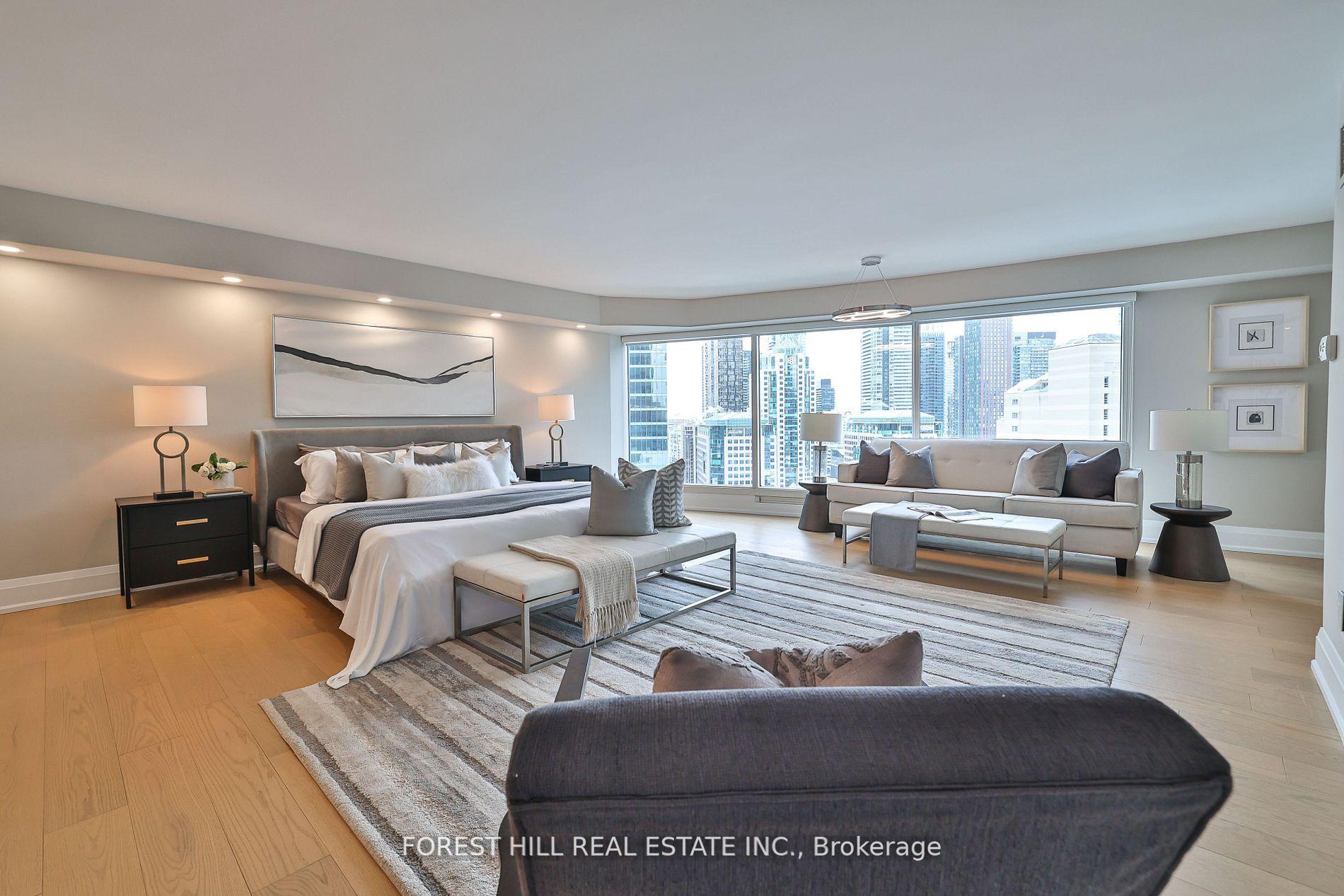 3 Bedrooms Condo at 33 University, Toronto For sale