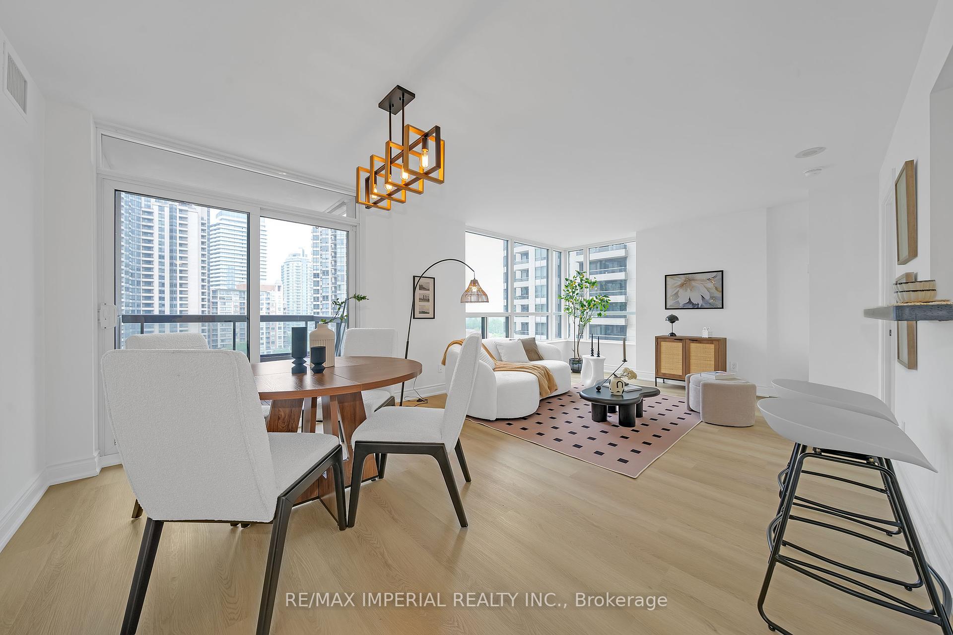2 Bedrooms Condo at 5 northtown, Toronto For sale