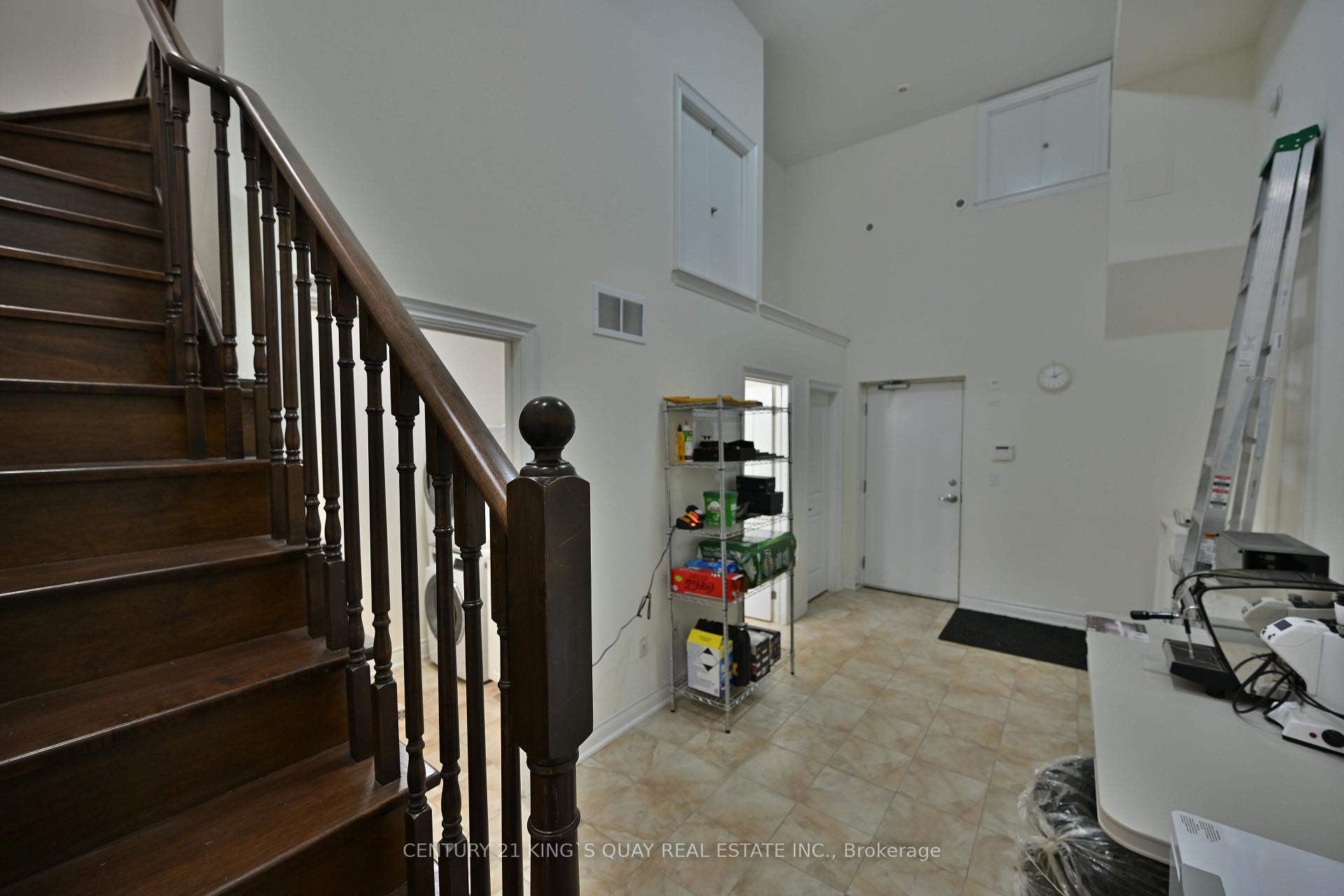 3 Bedrooms Condo at 40 Hargrave,  Toronto For sale