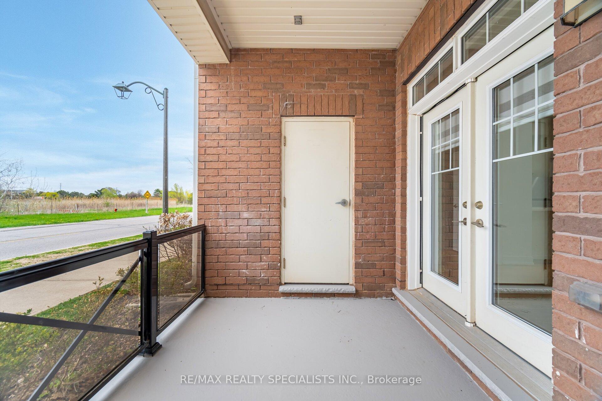2 Bedrooms Condo at 2326 TAUNTON, Oakville For sale