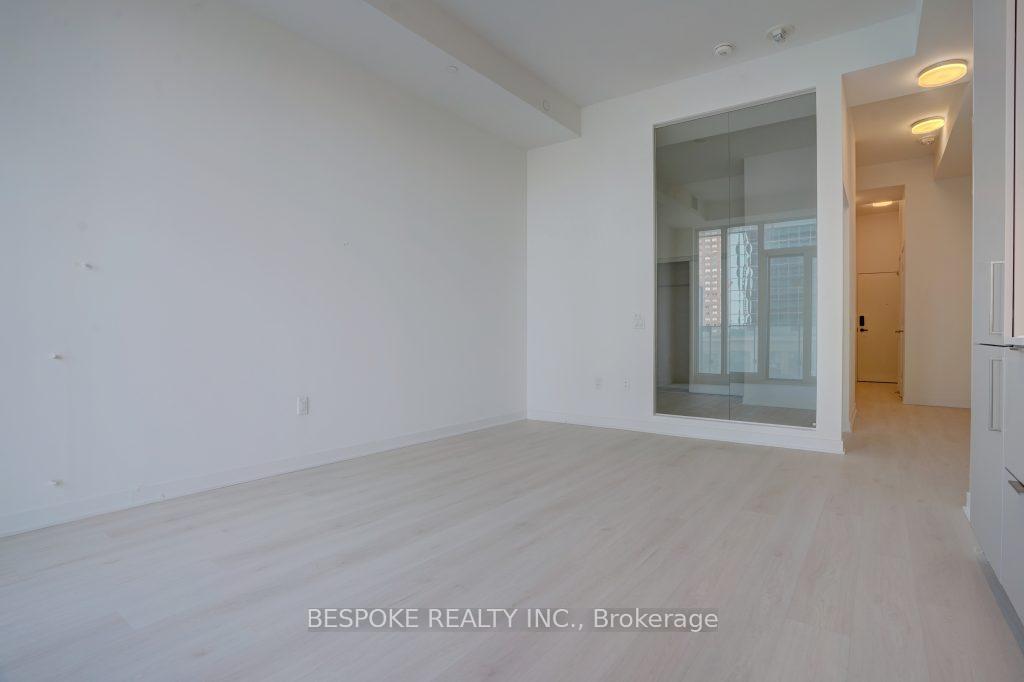 2 Bedrooms Condo at 3900 Confederation, Mississauga For sale