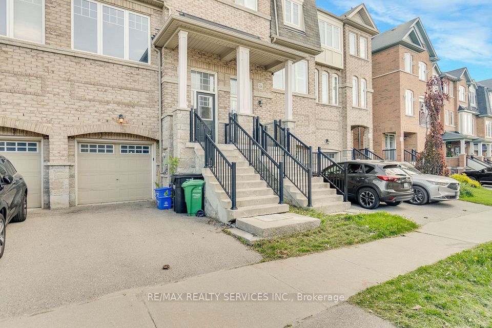46 New Pines Trail, Brampton, ON L5R 4B1