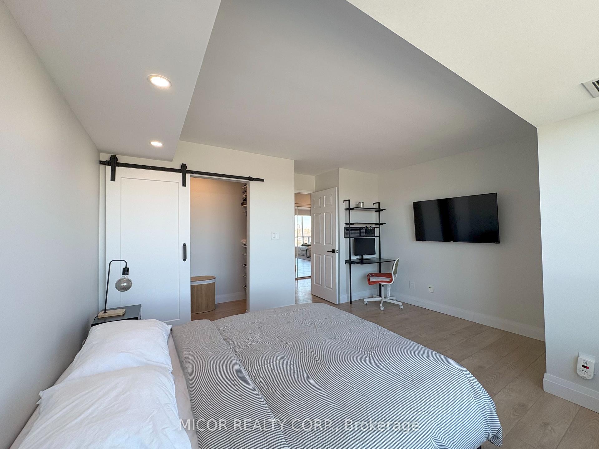 1 Bedroom Condo at 190 Manitoba,  Toronto For sale