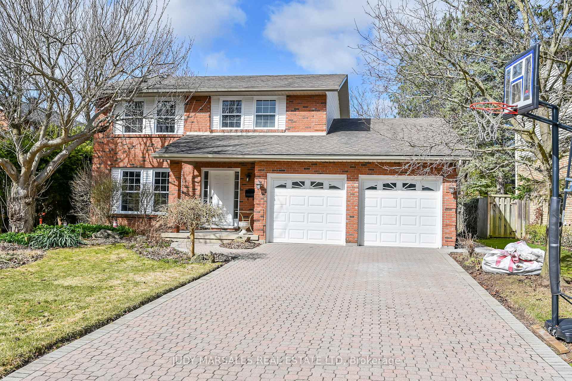 6 Tinder Lane, Hamilton, ON L9G 4A6