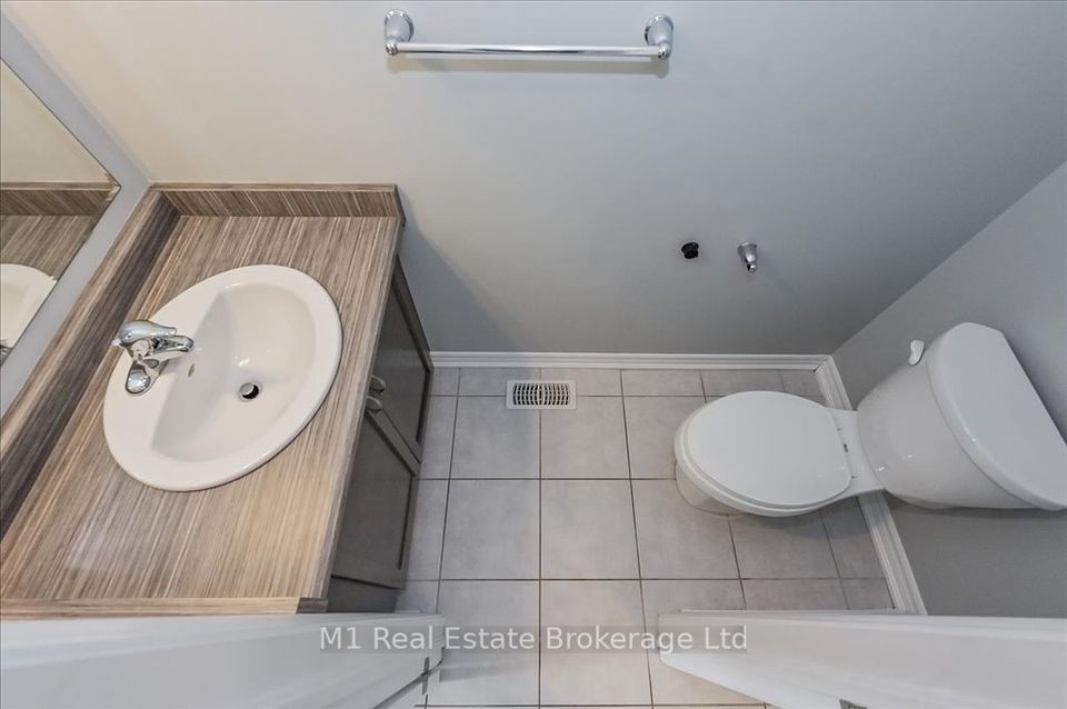 102 Westminster Crescent 102W