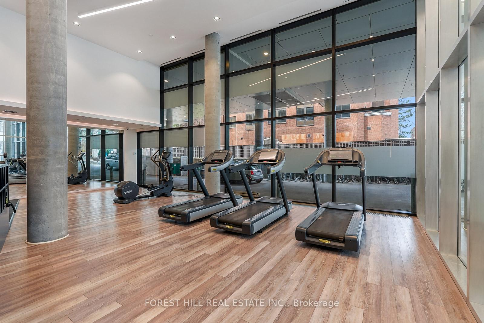 2 Bedrooms Condo at 161 Roehampton, Toronto For sale