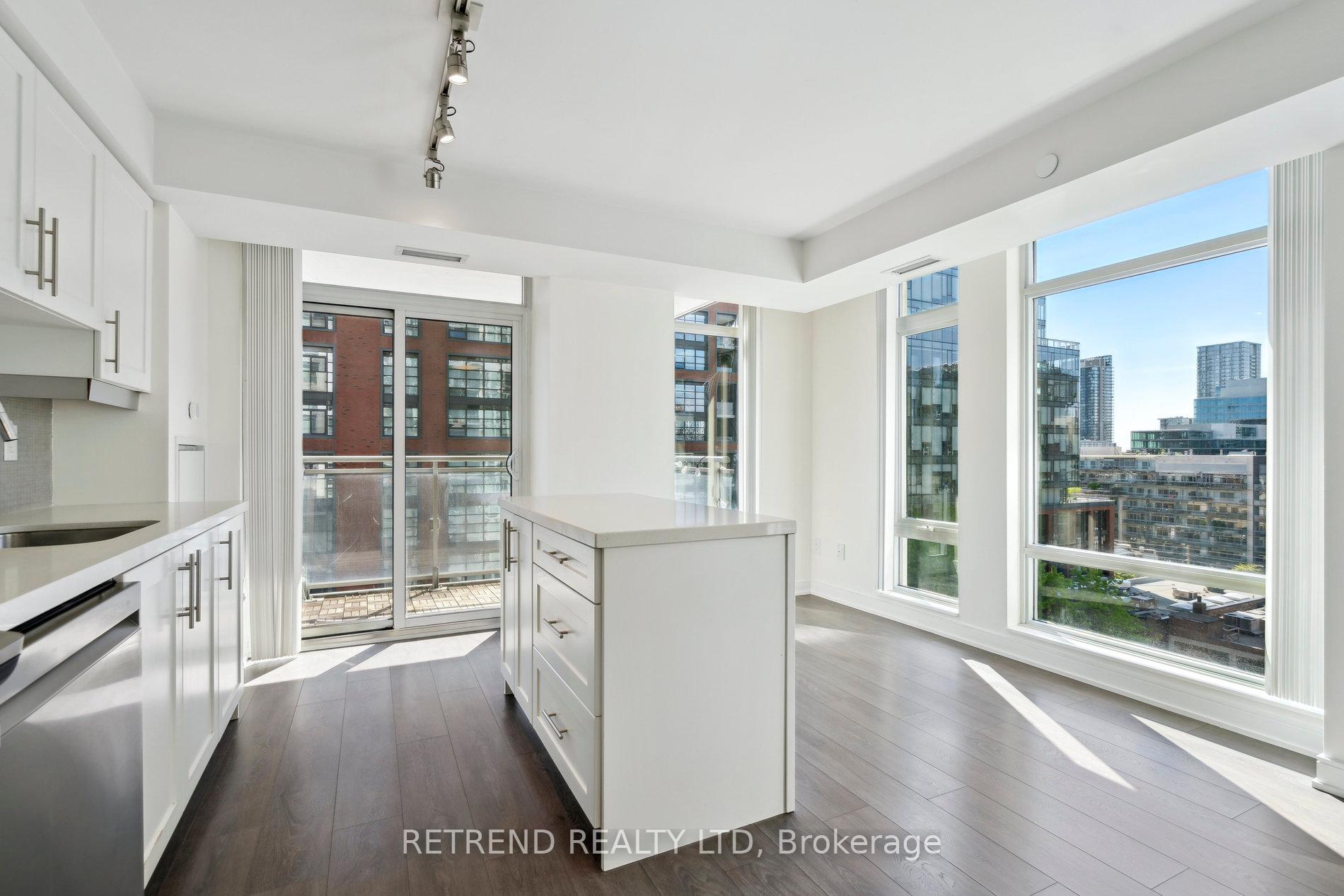 3 Bedrooms Condo at 525 Adelaide, Toronto For sale