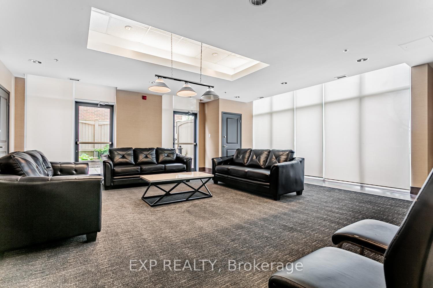 2 Bedrooms Condo at 872 Sheppard, Toronto For sale