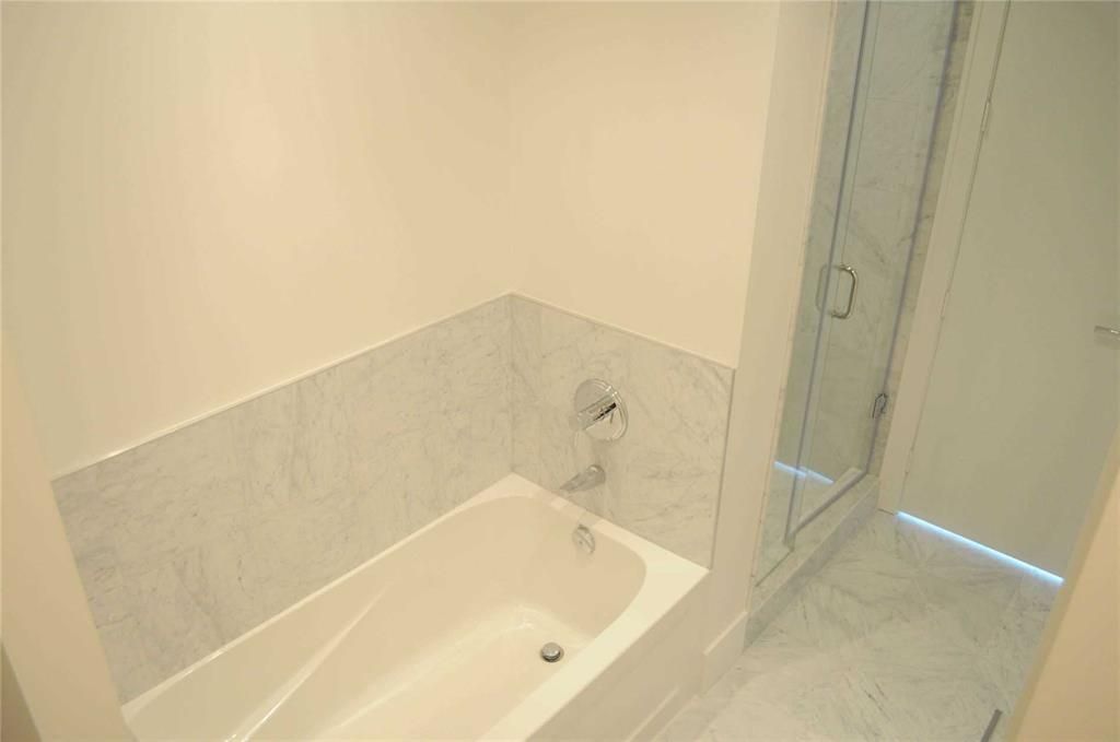 29 Queens Quay Unit# 920 Toronto C01 Ontario M5E 0A5