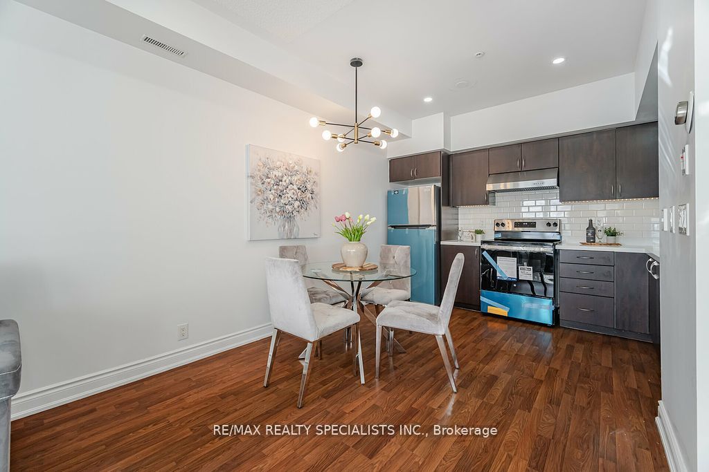 5 Richgrove Drive, #212