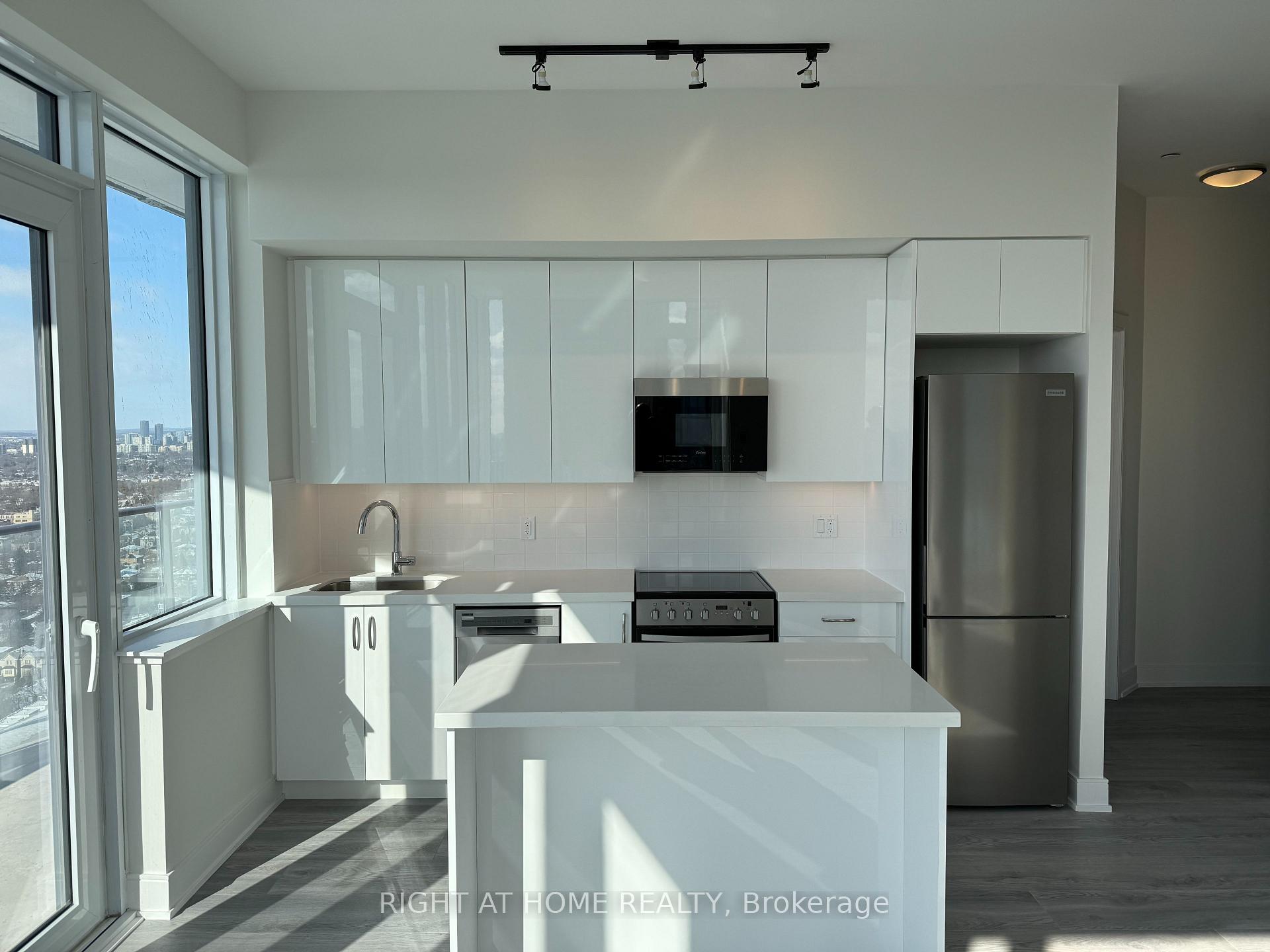 3 Bedrooms Condo at 15 Ellerslie, Toronto For sale