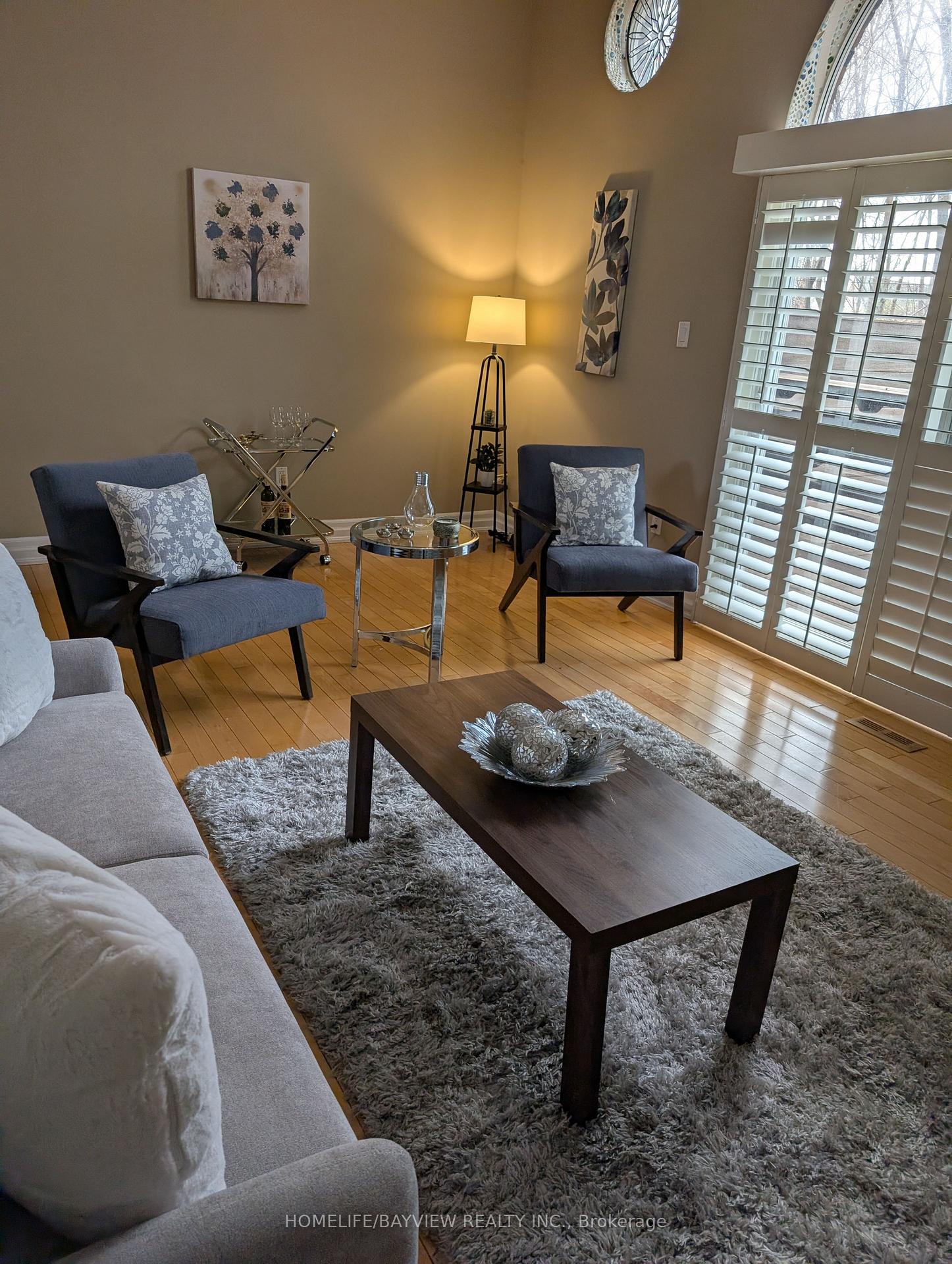 3 Bedrooms Condo at 18 Oaken Gate,  Toronto For sale
