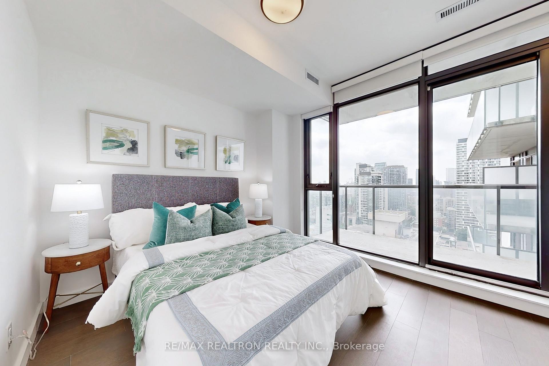 2 Bedrooms Condo at 81 Wellesley, Toronto For sale