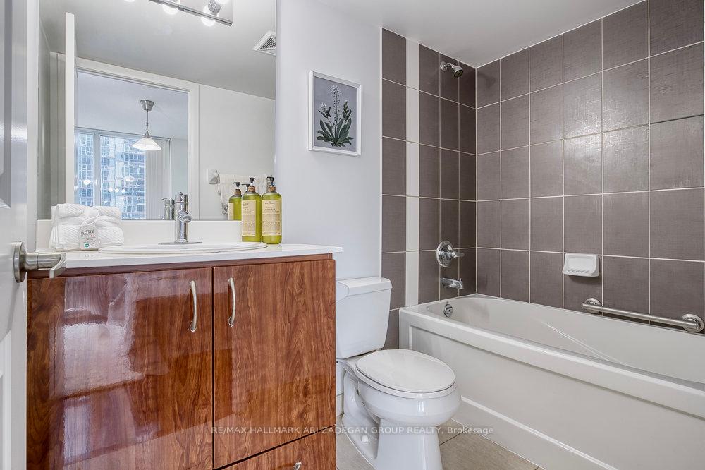 3 Bedrooms Condo at 5791 Yonge, Toronto For sale