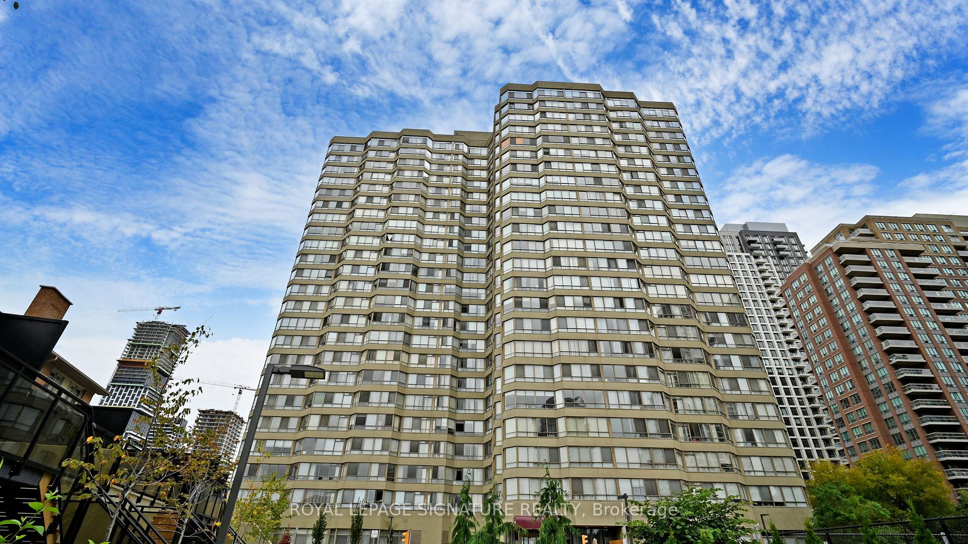 2 Bedrooms Condo at 3605 Kariya, Mississauga For sale