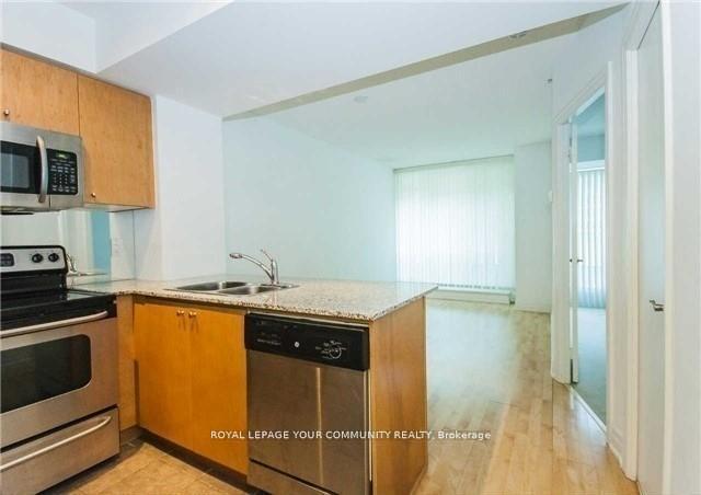 2 Bedrooms Condo at 8 Scollard, Toronto For sale