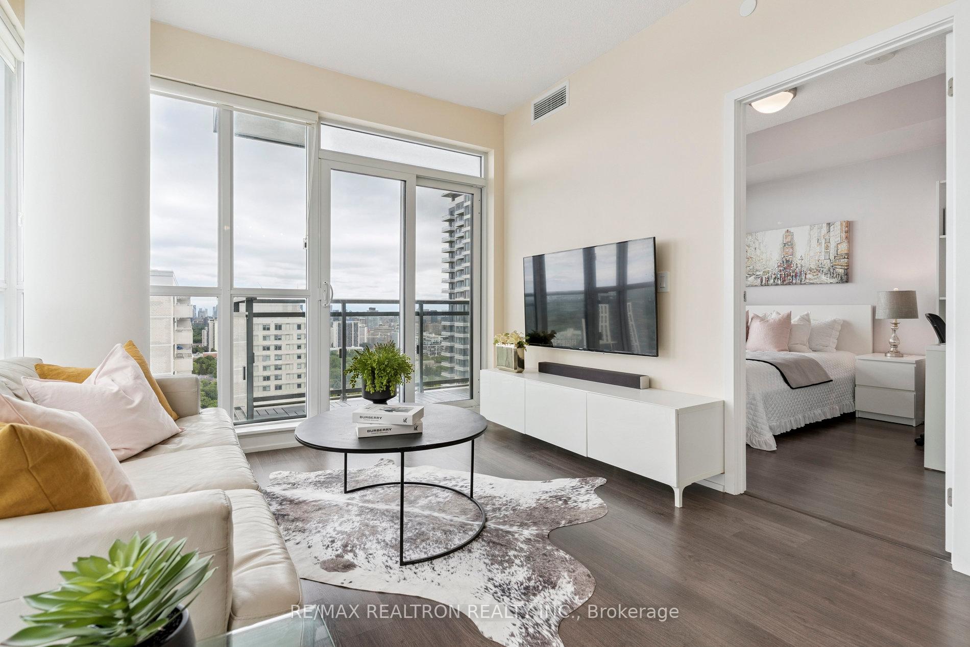 2 Bedrooms Condo at 89 Dunfield, Toronto For sale