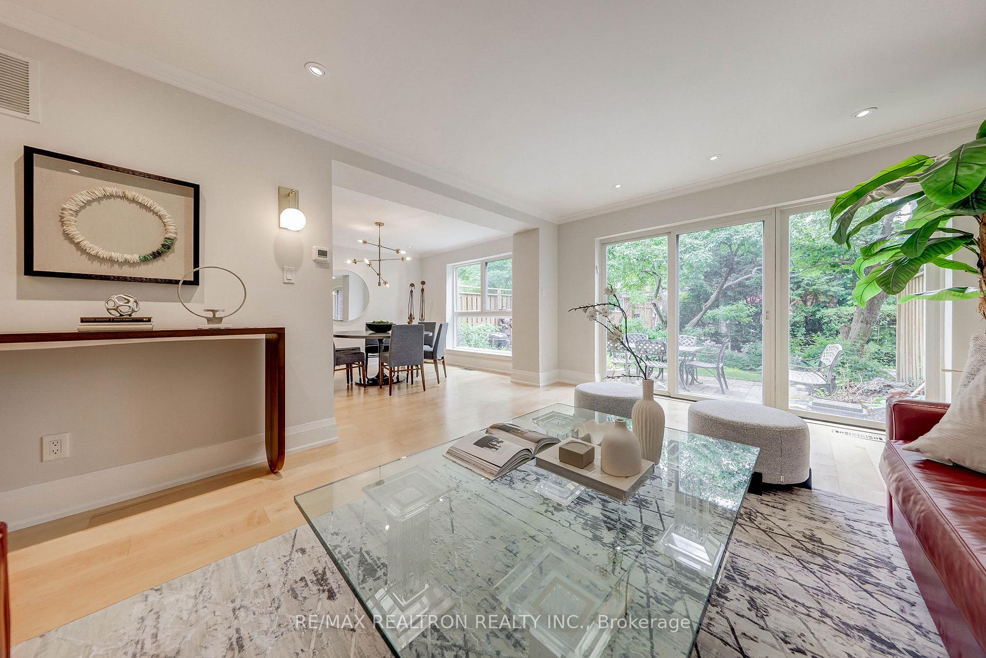 5 Bedrooms Condo at 14 Anvil Millway, Toronto For sale