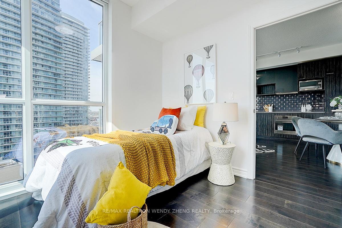 2 Bedrooms Condo at 52 Forest Manor, Toronto For sale