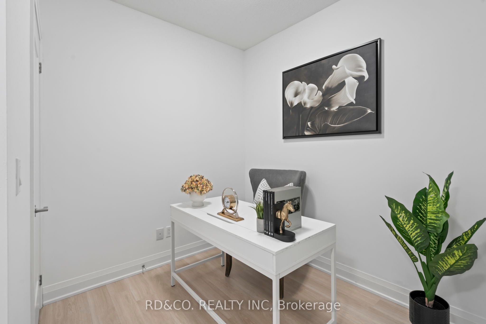 398 Highway 7 Road E, #601